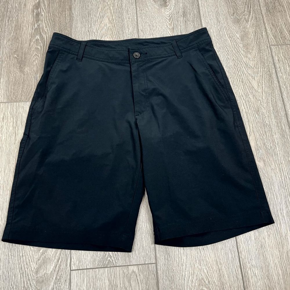 Columbia Men Black Shorts Size 32W 10 L  Regular‎ Fit
